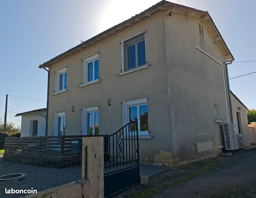 Maison à vendre, 161m², Charroux