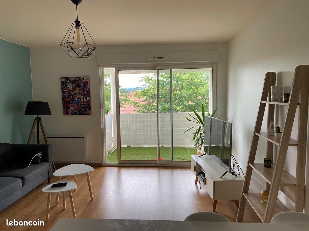 Appartement à louer, 45m², Lons