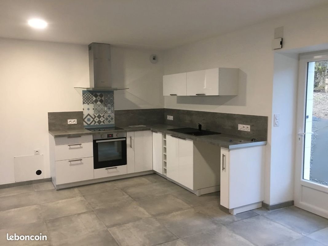 Maison à louer, 87m², Louresse-Rochemenier