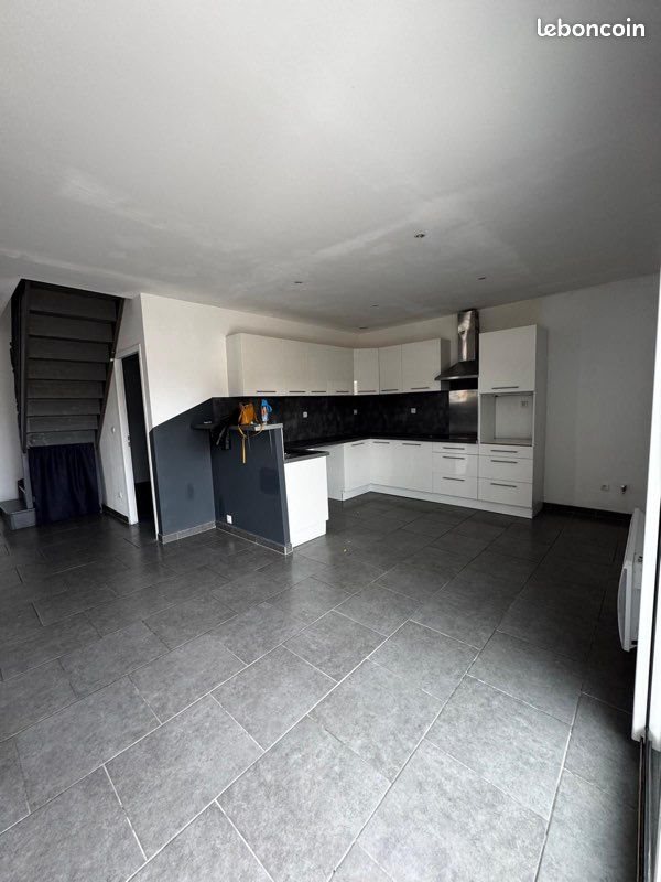 Maison à louer, 85m², Pia