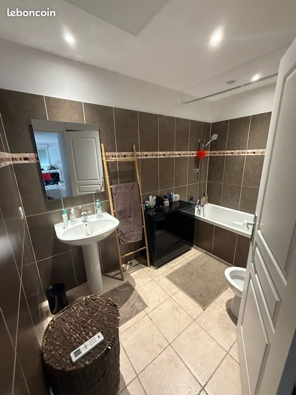 Appartement à louer, 75m², Biguglia