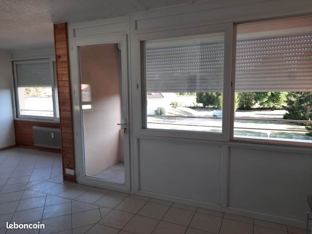 Appartement à louer, 74m², Mézériat