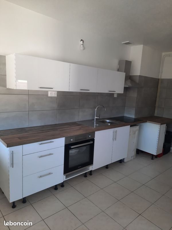 Appartement à louer, 74m², Mézériat