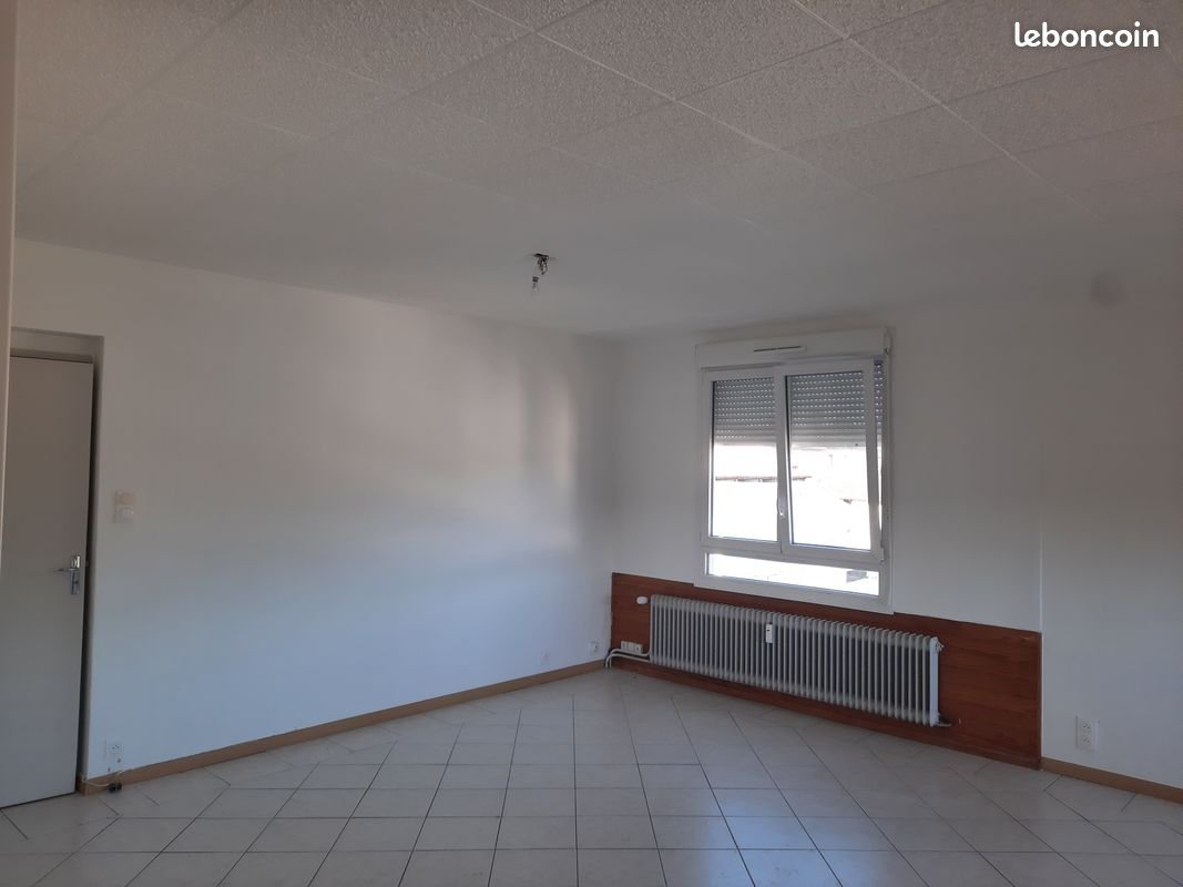 Appartement à louer, 74m², Mézériat