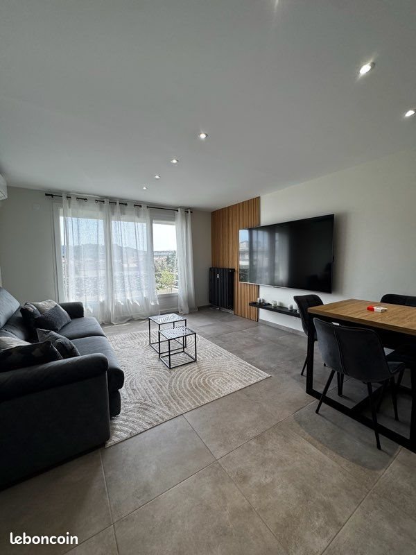 Appartement à louer, 62m², La Crau
