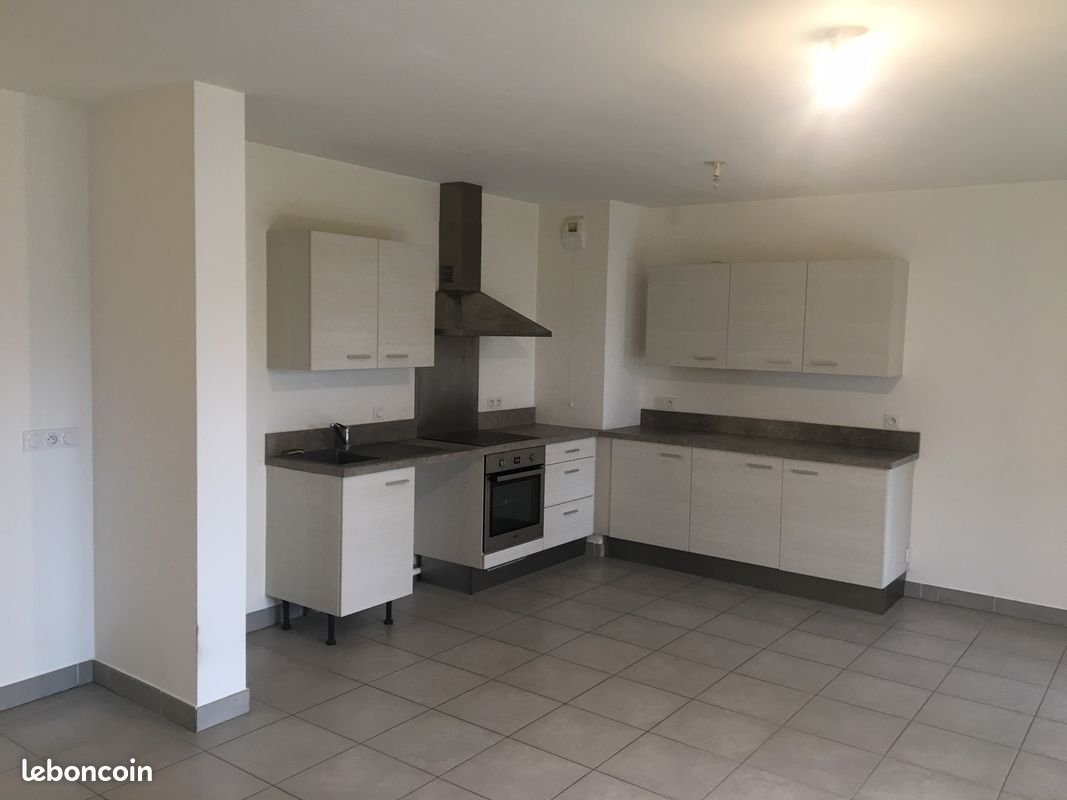 Appartement à louer, 82m², Valleiry