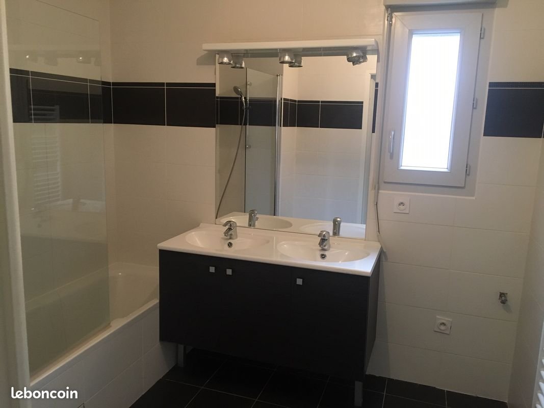 Appartement à louer, 82m², Valleiry