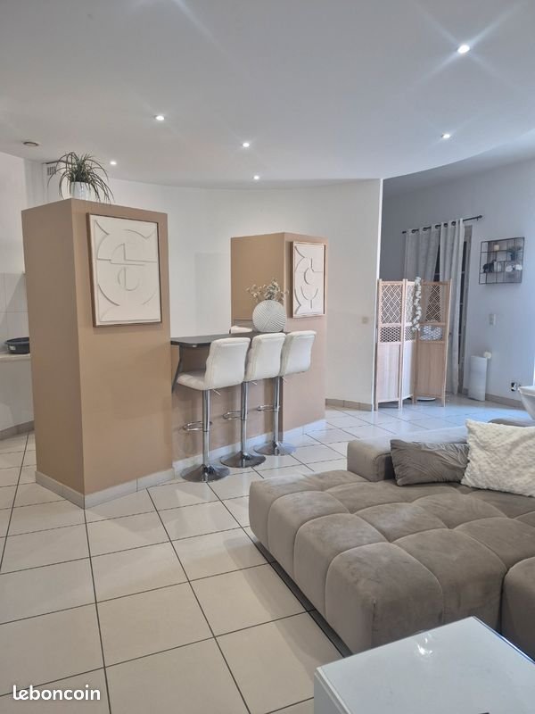 Maison à louer, 108m², Nézignan-l'Evêque