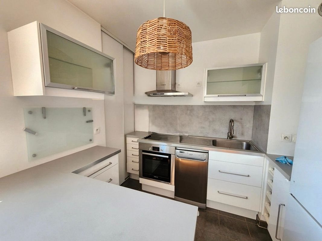 Appartement à louer, 70m², Puteaux