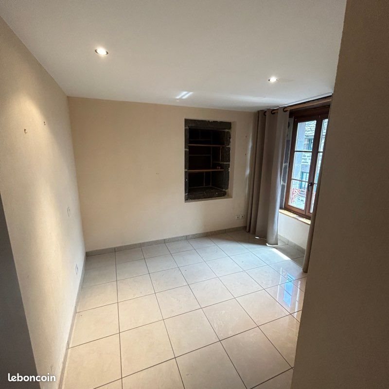 Appartement à louer, 35m², Pierrefort