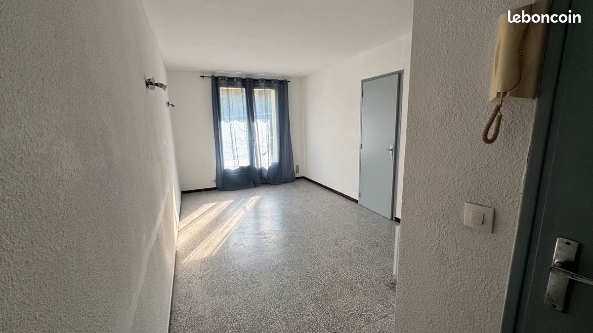Appartement à louer, 45m², Garons