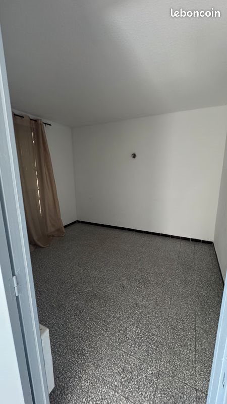 Appartement à louer, 45m², Garons
