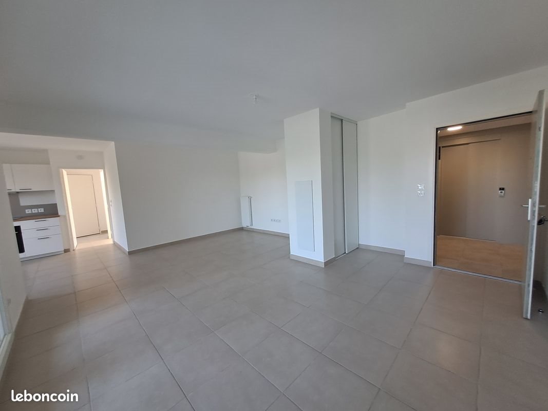 Appartement à louer, 70m², Orange