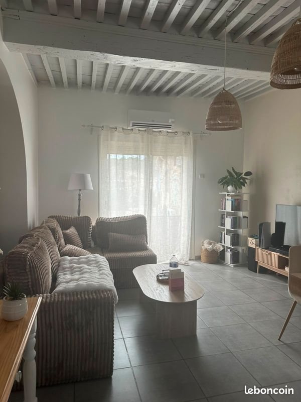 Appartement à louer, 78m², Saint-Geniès-de-Comolas