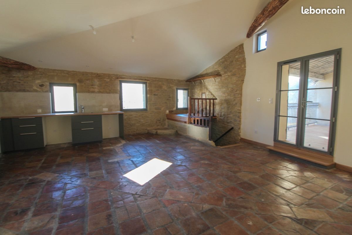 Appartement à louer, 70m², Montaren-et-Saint-Médiers