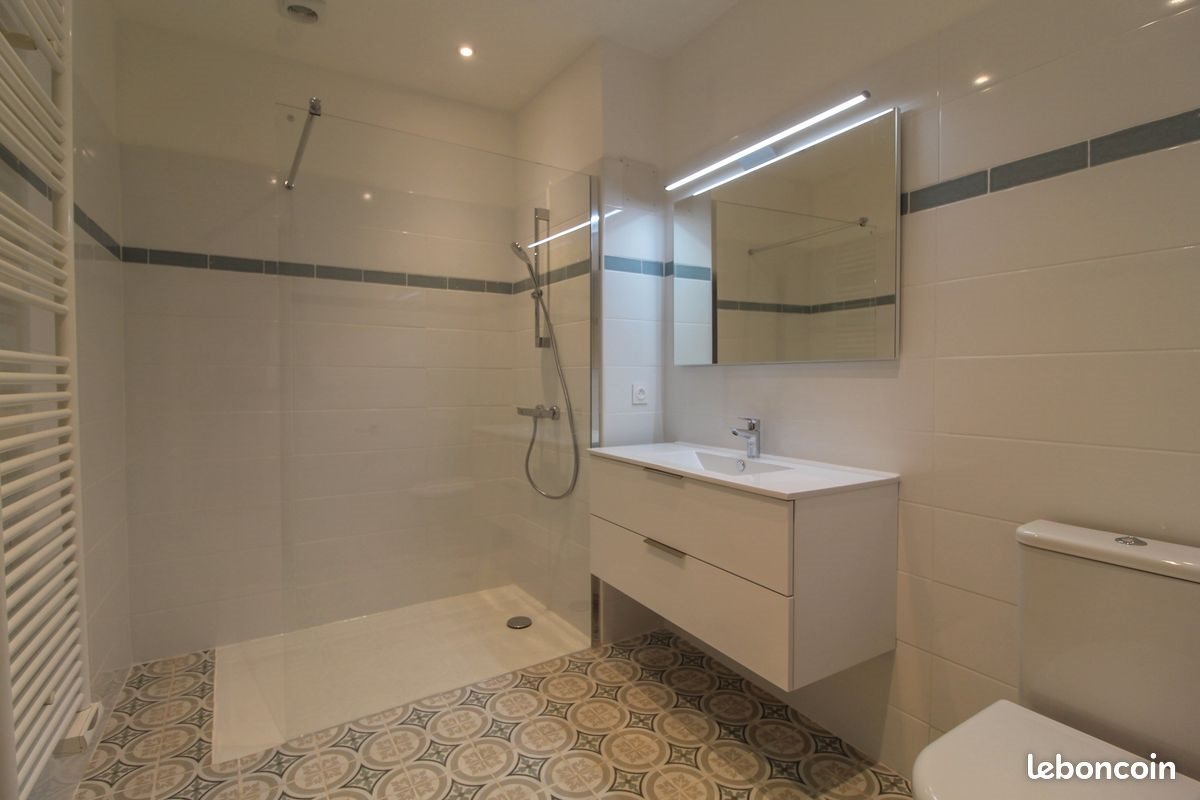 Appartement à louer, 70m², Montaren-et-Saint-Médiers