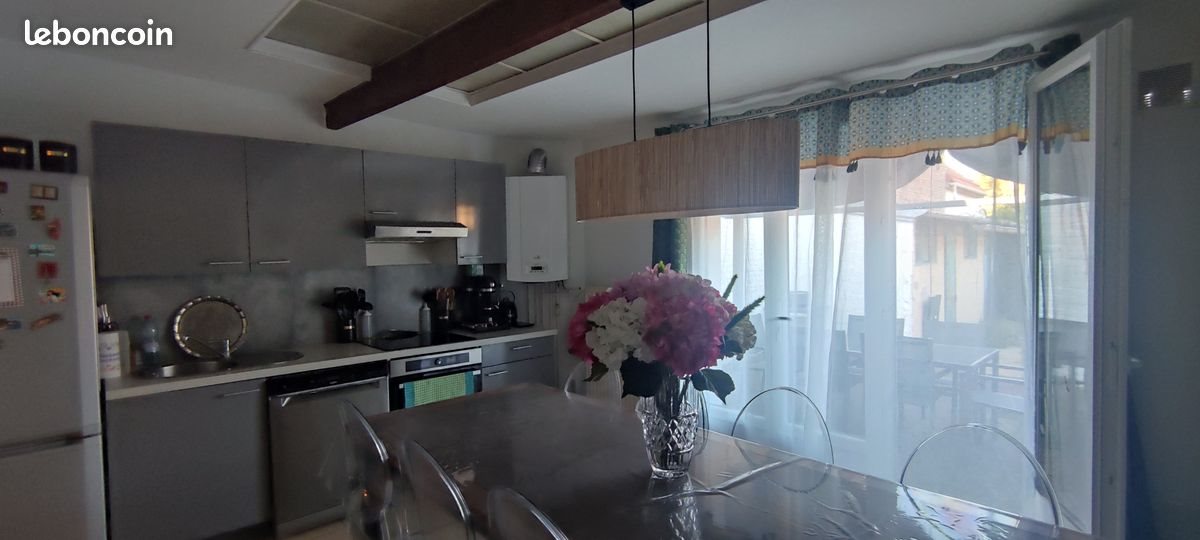 Appartement à louer, 70m², Santes