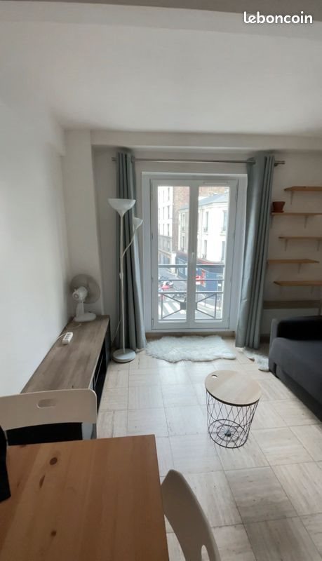 Appartement à louer, 18m², Paris 18ème
