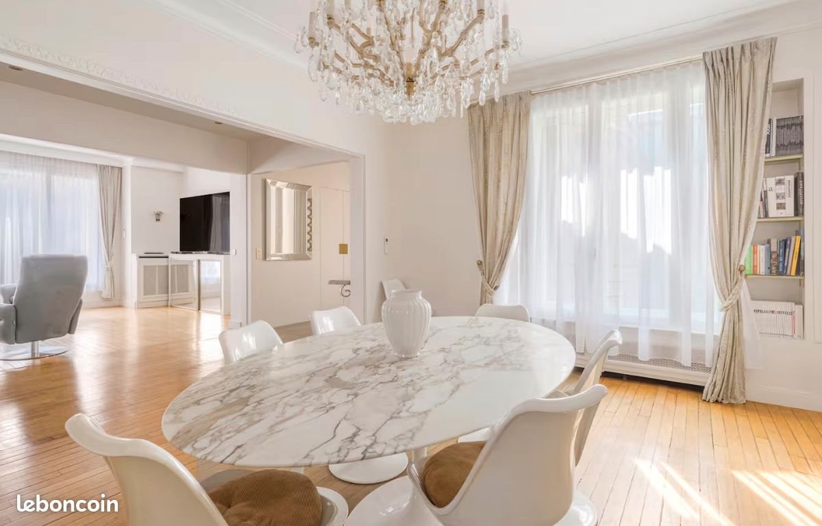 Appartement à louer, 213m², Paris 16ème