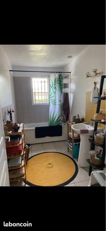 Maison à louer, 90m², Arengosse