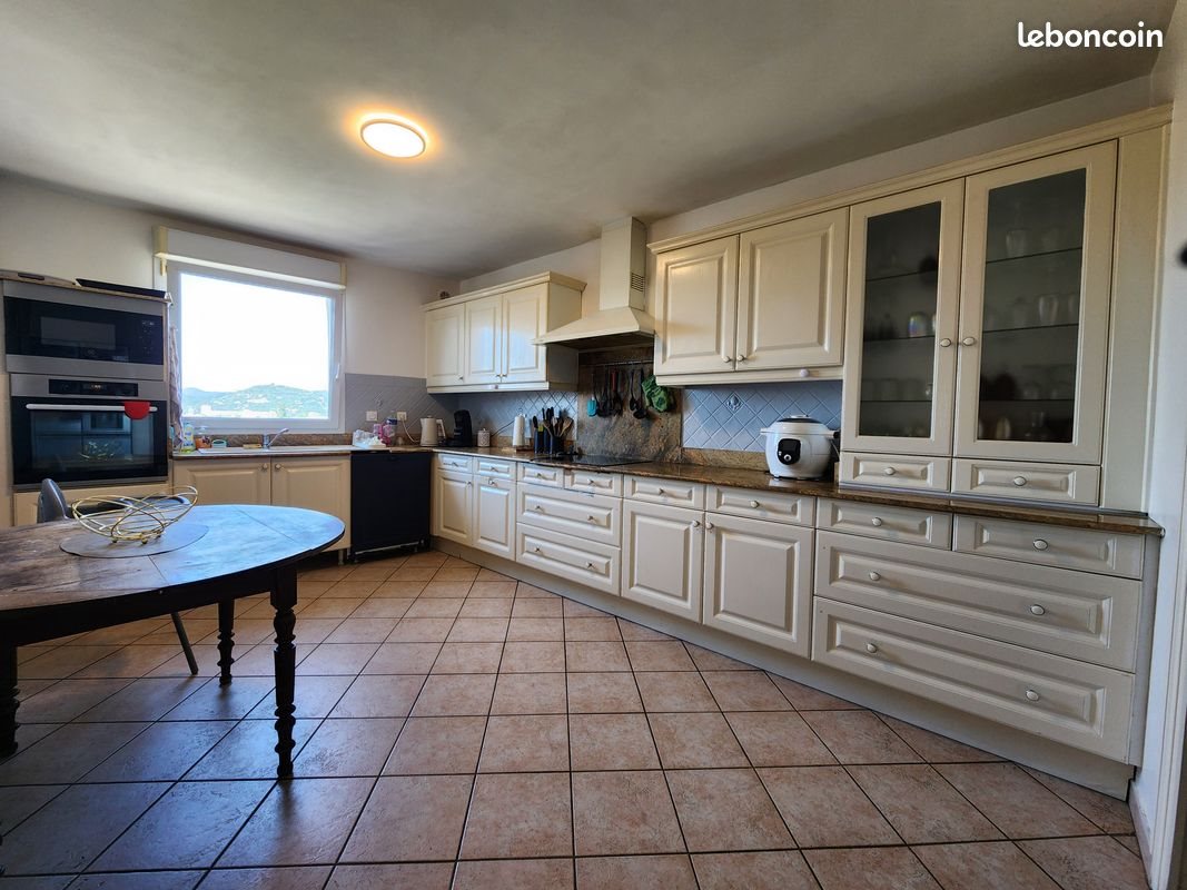 Appartement à vendre, 260m², Alès