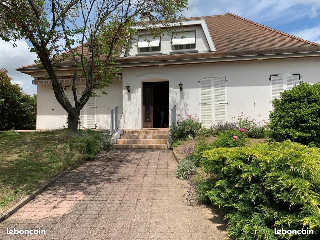 Maison à louer, 190m², Bourbon-Lancy