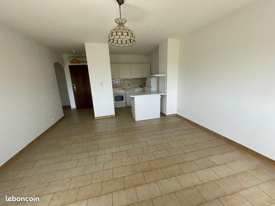 Appartement à louer, 52m², Régusse