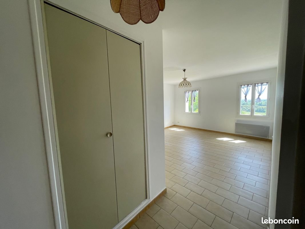 Appartement à louer, 52m², Régusse