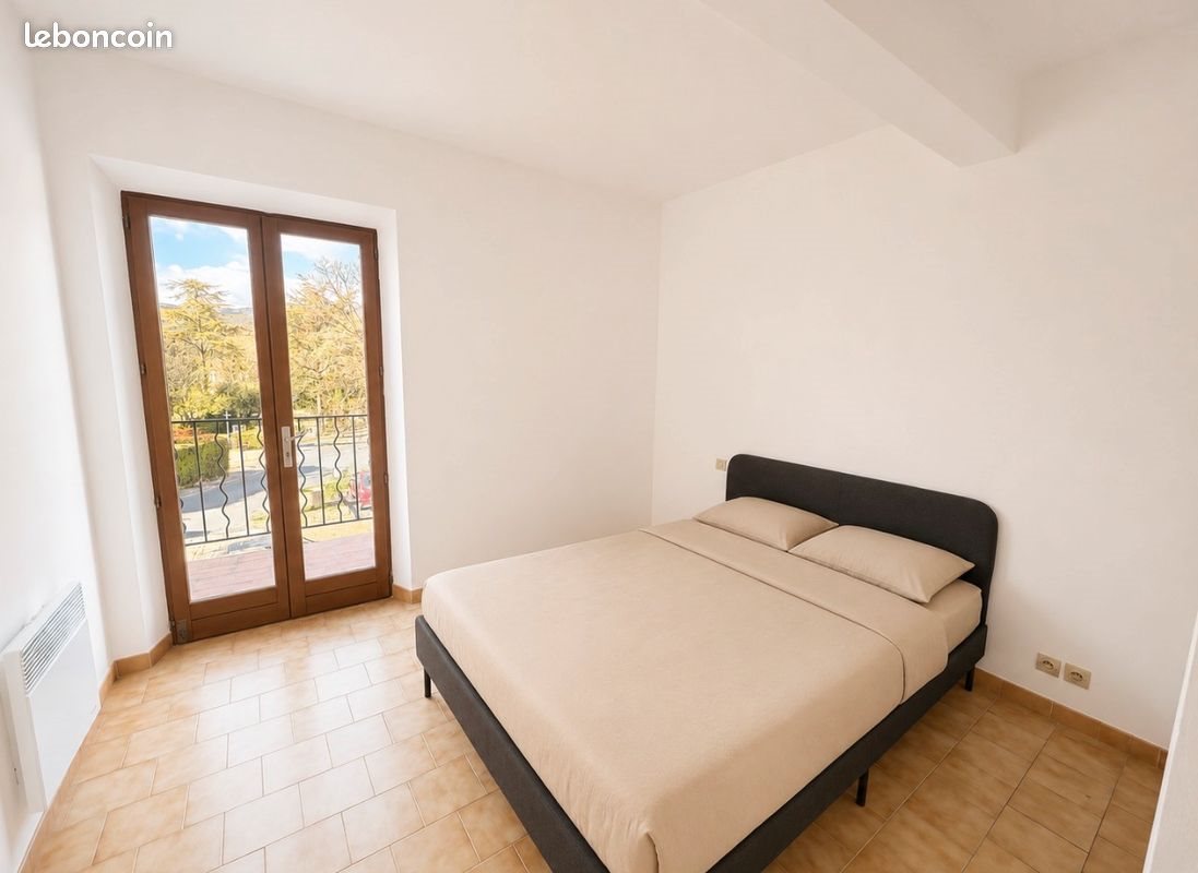 Appartement à louer, 45m², Saint-Cézaire-sur-Siagne
