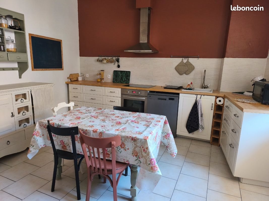 Maison à louer, 140m², Gabian