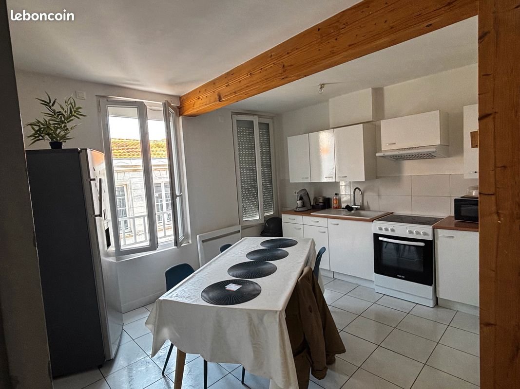 Appartement à louer, 44m², Rochefort