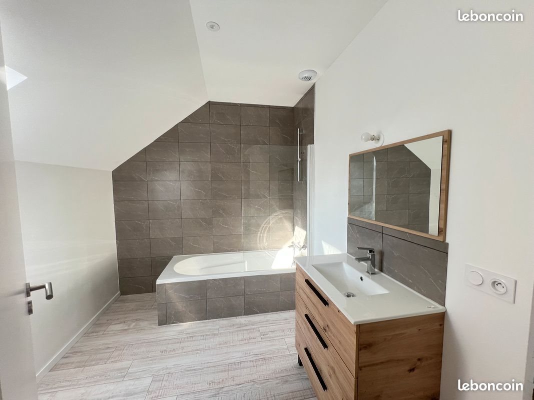 Appartement à louer, 25m², Paris 20ème