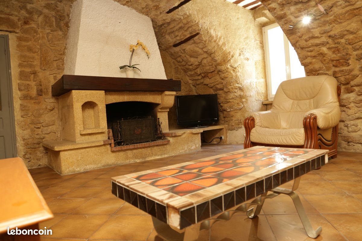 Maison à louer, 75m², Grans