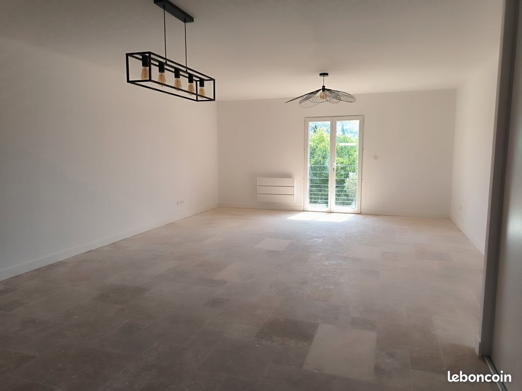 Appartement à louer, 88m², Salernes