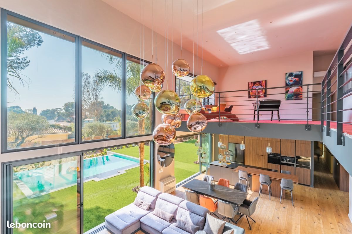 Maison à louer, 285m², Sanary-sur-Mer