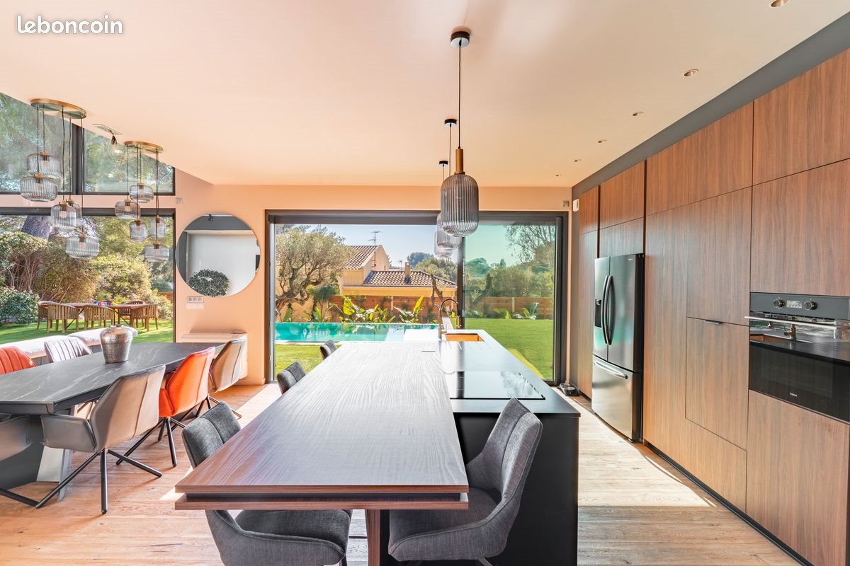 Maison à louer, 285m², Sanary-sur-Mer