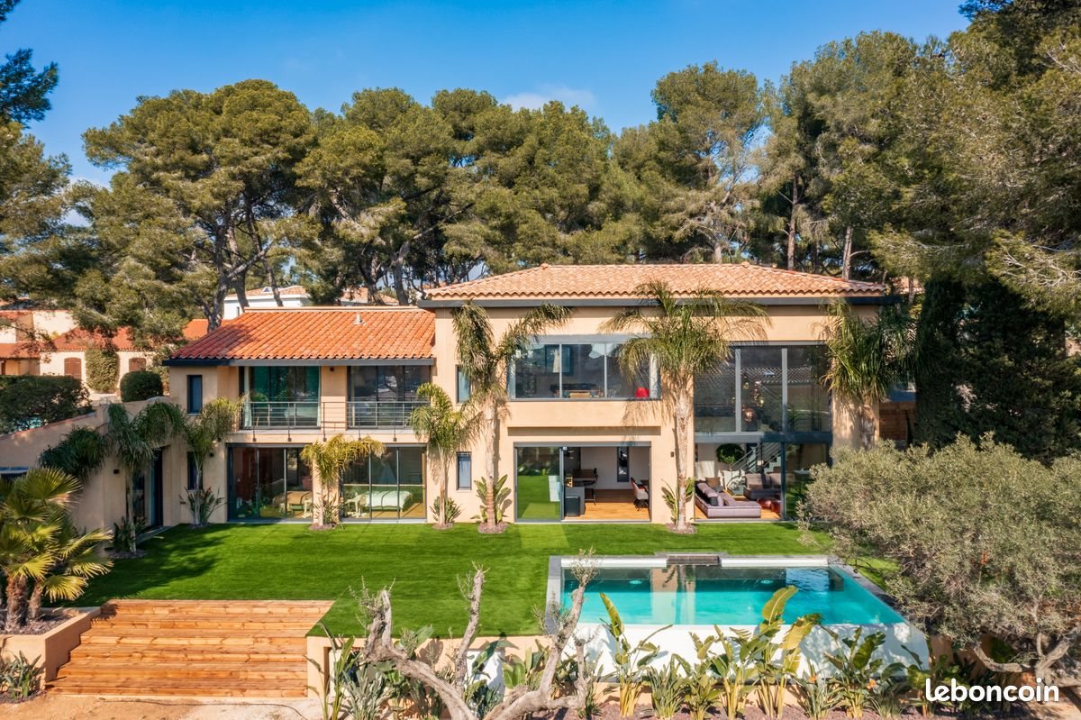 Maison à louer, 285m², Sanary-sur-Mer