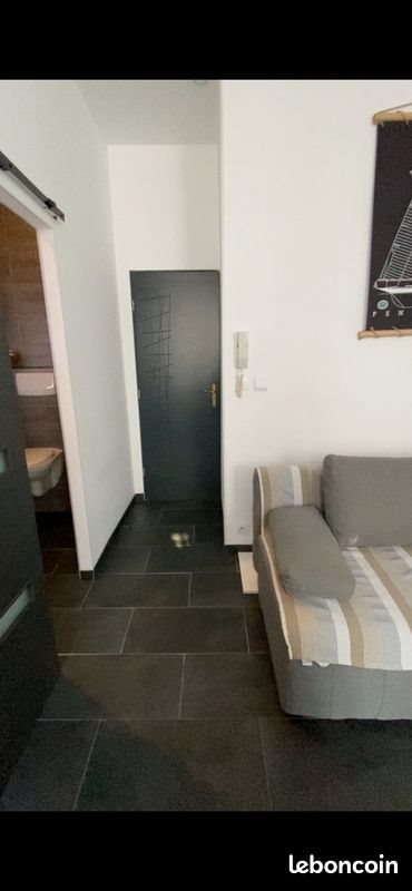 Appartement à louer, 25m², Rochefort