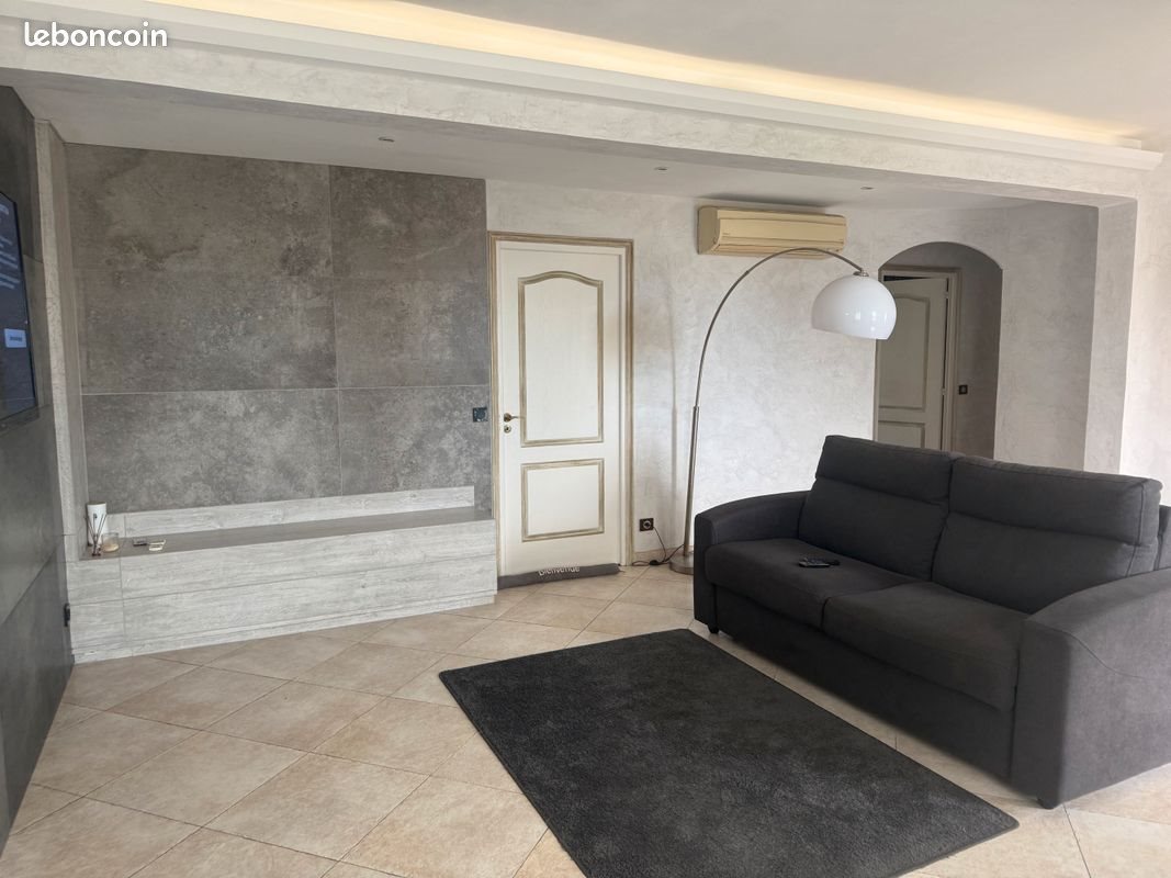 Appartement à louer, 90m², Vallauris