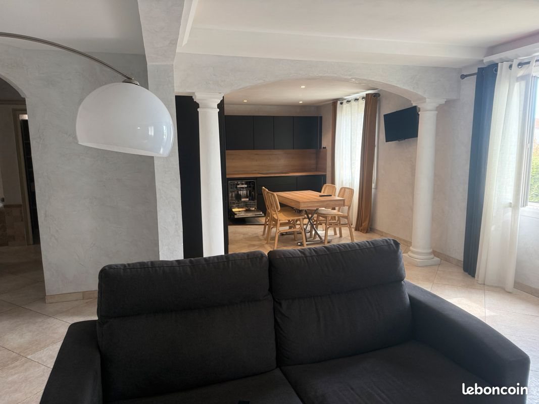 Appartement à louer, 90m², Vallauris
