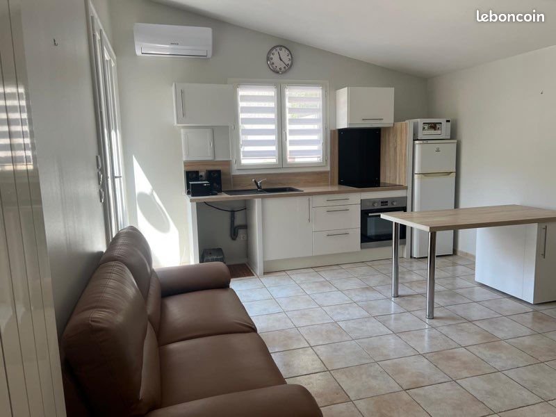 Appartement à louer, 2m², Saint-Saturnin-lès-Avignon