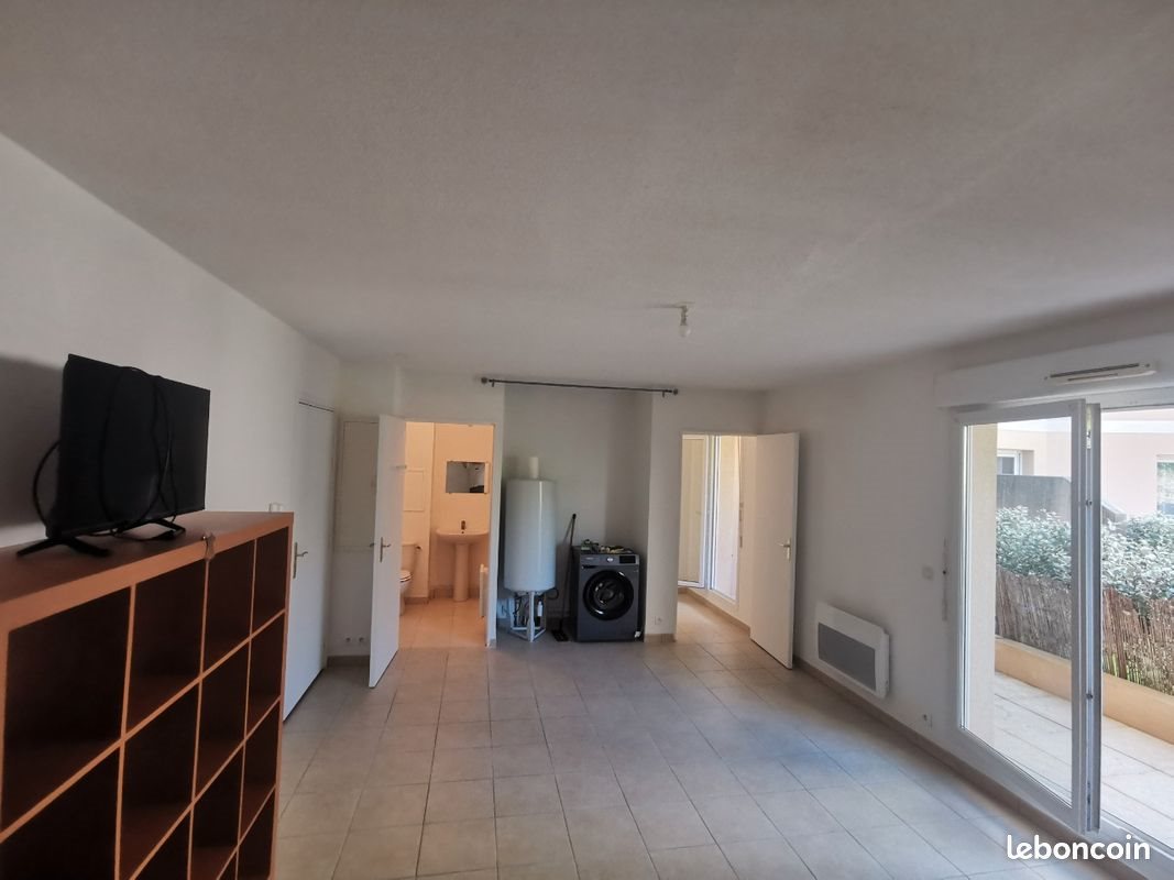 Appartement à louer, 29m², La Roque-d'Anthéron