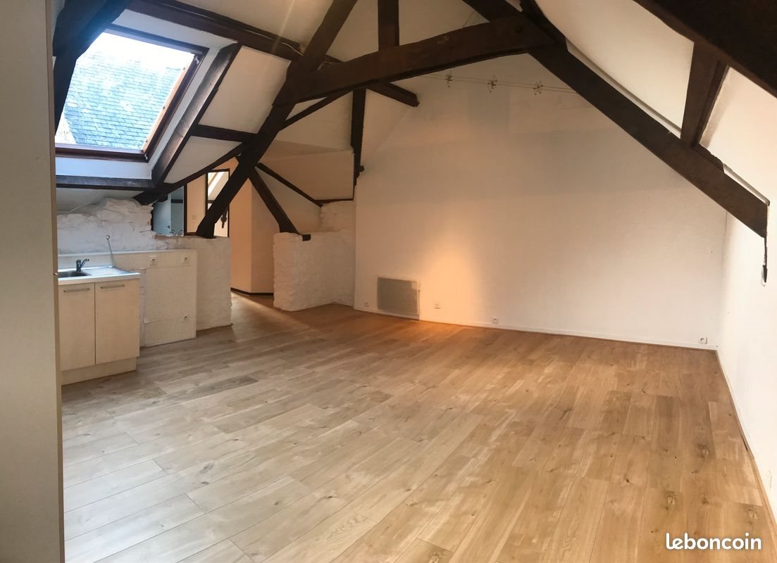 Appartement à louer, 55m², Theix