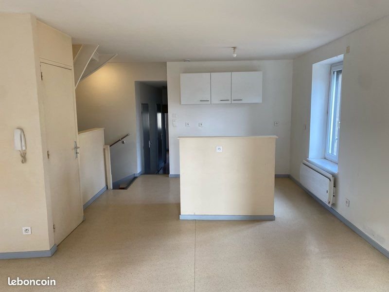 Appartement à louer, NaNm², Morestel