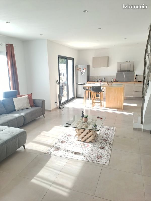 Maison à louer, 95m², Mireval
