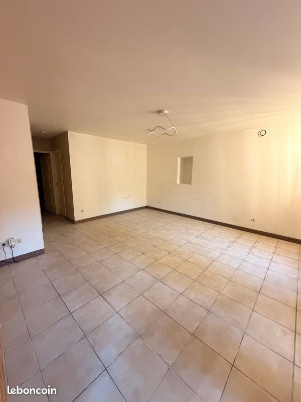 Appartement à louer, 70m², Moissac