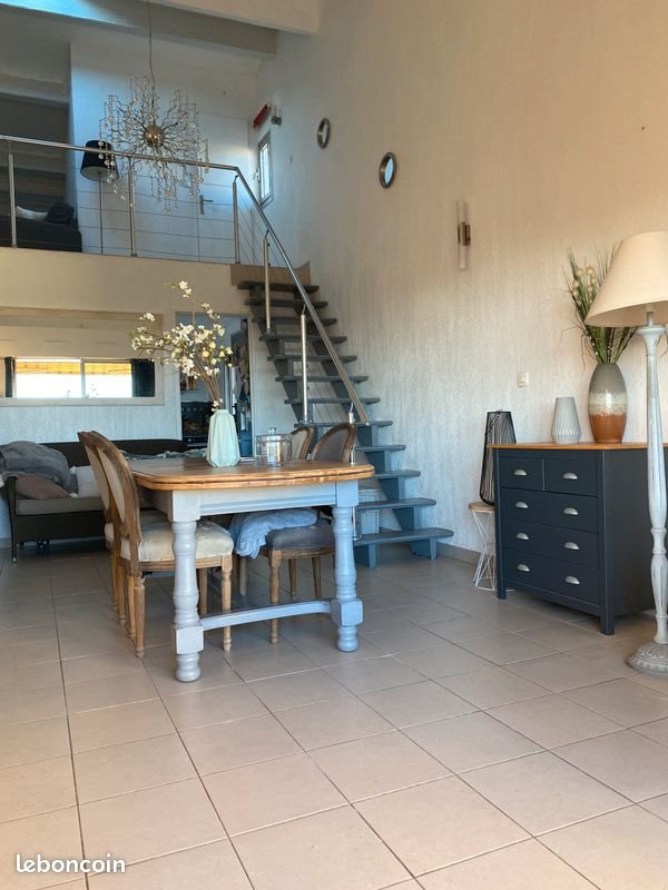 Appartement à louer, 92m², Fréjus