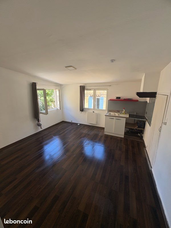 Appartement à louer, 28m², Saint-Maximin-la-Sainte-Baume