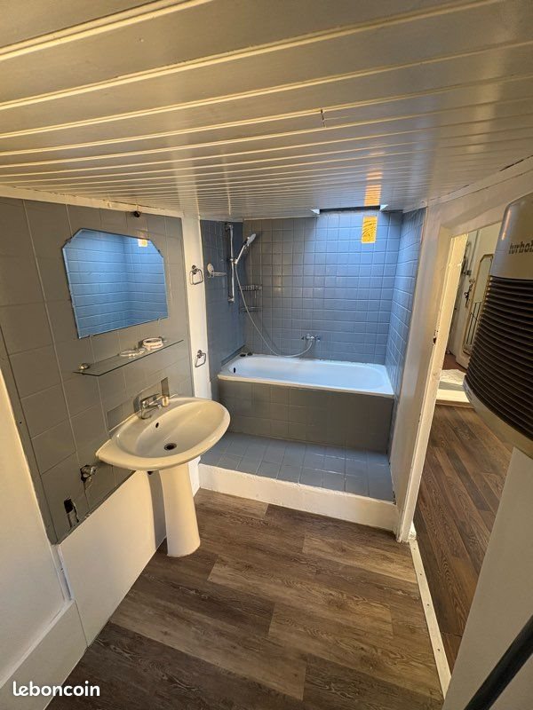 Appartement à louer, 28m², Saint-Maximin-la-Sainte-Baume