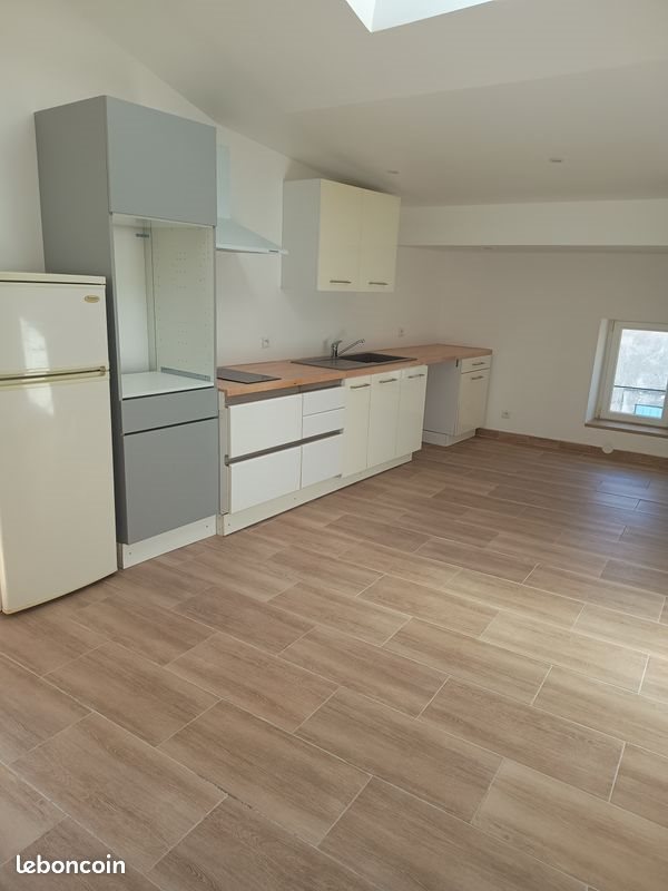 Appartement à louer, 42m², Plaissan